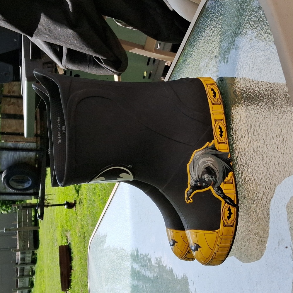 CROCS kids junior size 2 black Batman rain boots